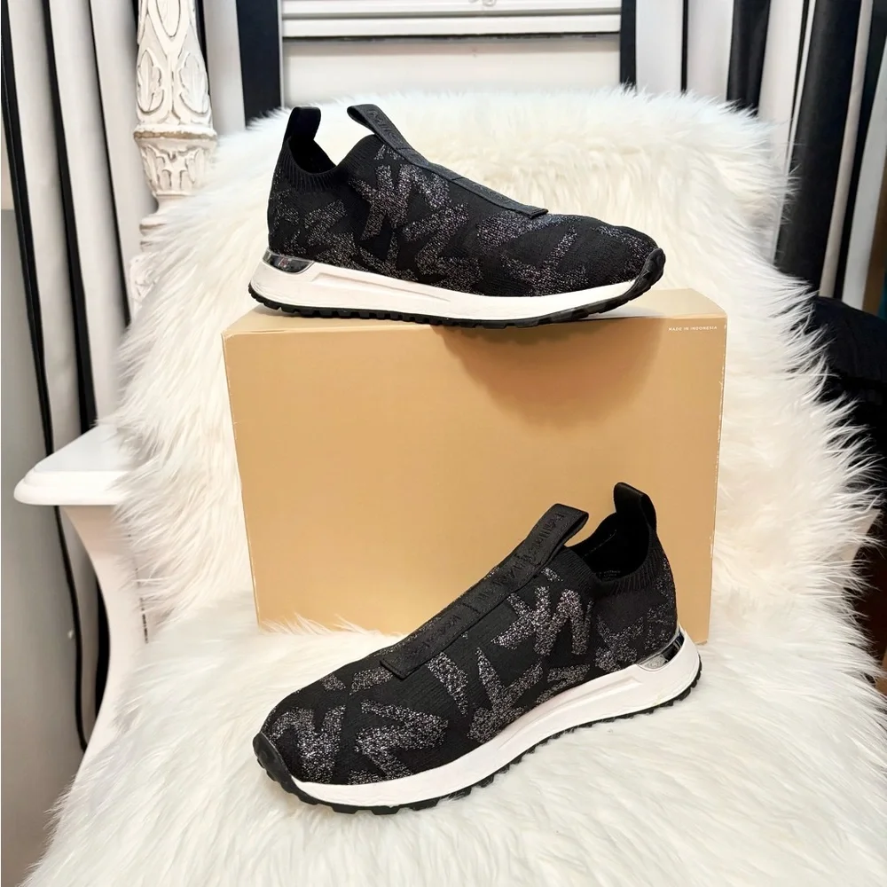 Michael Kors Sneakers🖤🩶